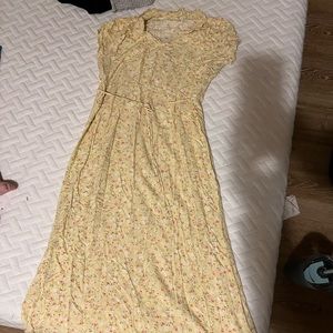 Motherhood cute yellow floral sundress sz M